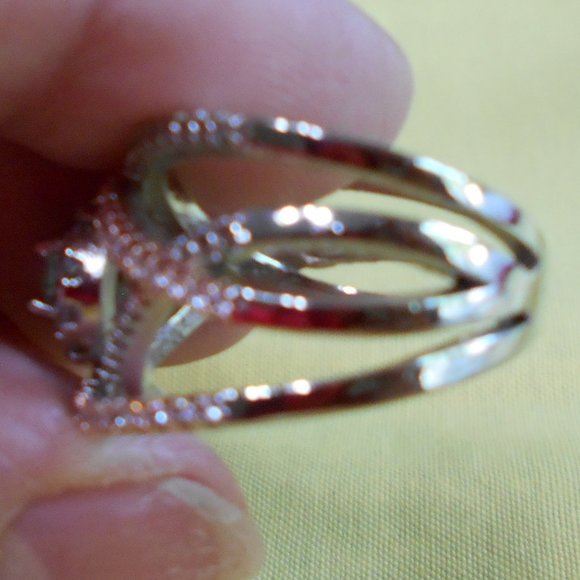 Silver and Rose Gold CZ Ring - Picture 6 of 6